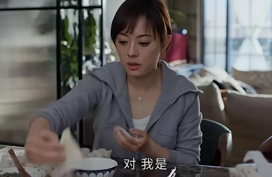 让孙俪获得全网好评难怪她42岁又翻红了！PG麻将胡了试玩平台一段“包馄饨”的戏(图7)