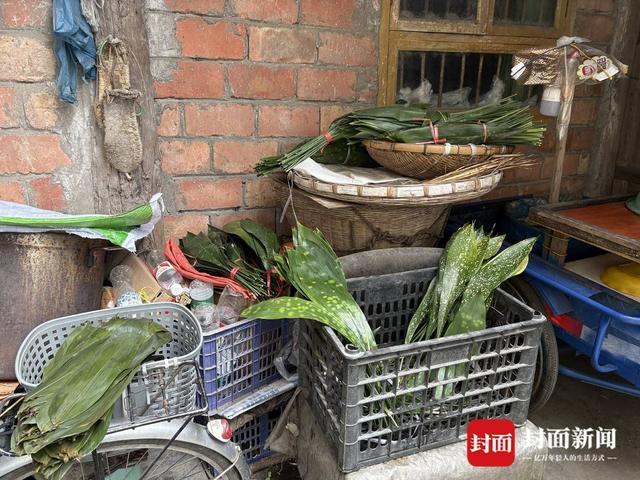 90岁“粽子爷爷”：方便年轻人吃口热乎早饭｜封面头条麻将胡了试玩网站免费5毛钱一个粽 16年不涨价 乐山(图6)